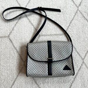 Liz Claiborne Vintage 80s Repeating Logo Coated Canvas Messenger Bag